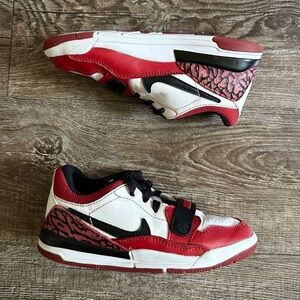 Jordan Legacy 312 Low
Chicago Red , US Size 11C